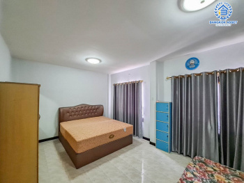 *****ทาวน์เฮ้าส์มือสอง ย่านสมุทรสาคร ม.วิเศษสุขนคร สีฟ้า พระราม2 หลังมุม ติดสวนสาธารณะ เนื้อที่มากถึง 27.9 ตร.ว. ฟังก์ชันจัดเต็มถึง 4 ห้องนอน 2 ห้องน้ำ ต่อเติมเต็มทั้งหลัง พร้อมเข้าอยู่ บนทำเลเยี่ยม เชื่อมต่อถ.พระราม 2, ถ.เอกชัย ใกล้โลตัส, เซ็นทรัลพระราม 2 และทางด่วน "ดาวคะนอง"